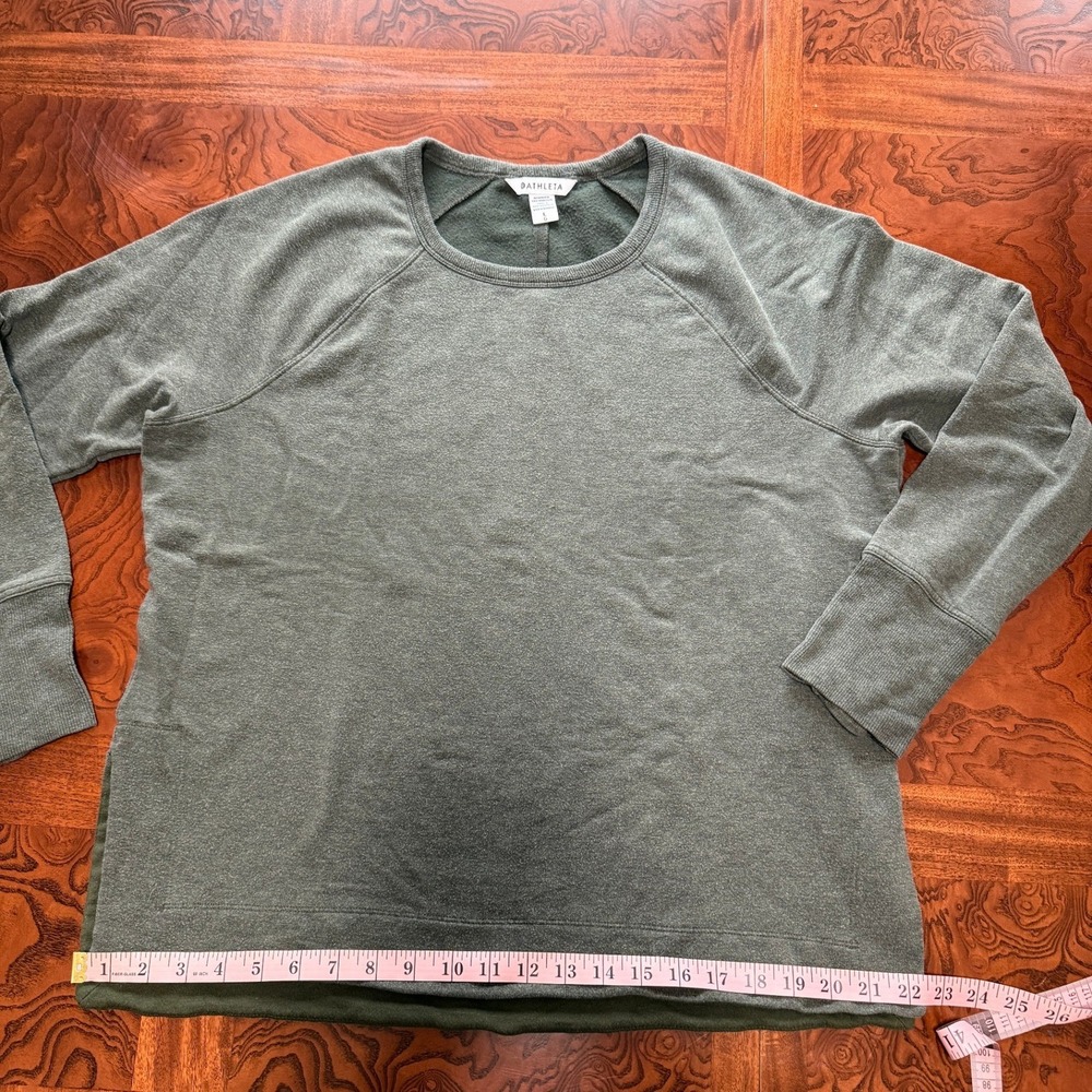 Athleta Coaster Luxe Recover Sweatshirt Dark Green Elm Large FLAW Athleisure - Picture 12 of 14